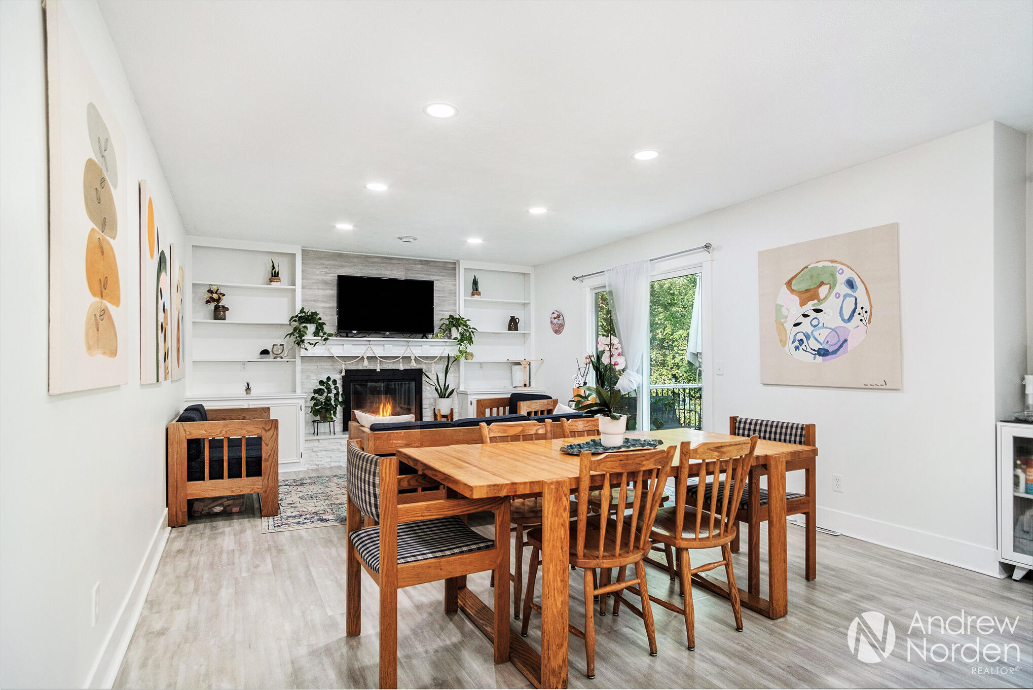 Grand Rapids, Michigan 49546, United States, 5 Bedrooms Bedrooms, ,4 BathroomsBathrooms,Residential,Pending,171923