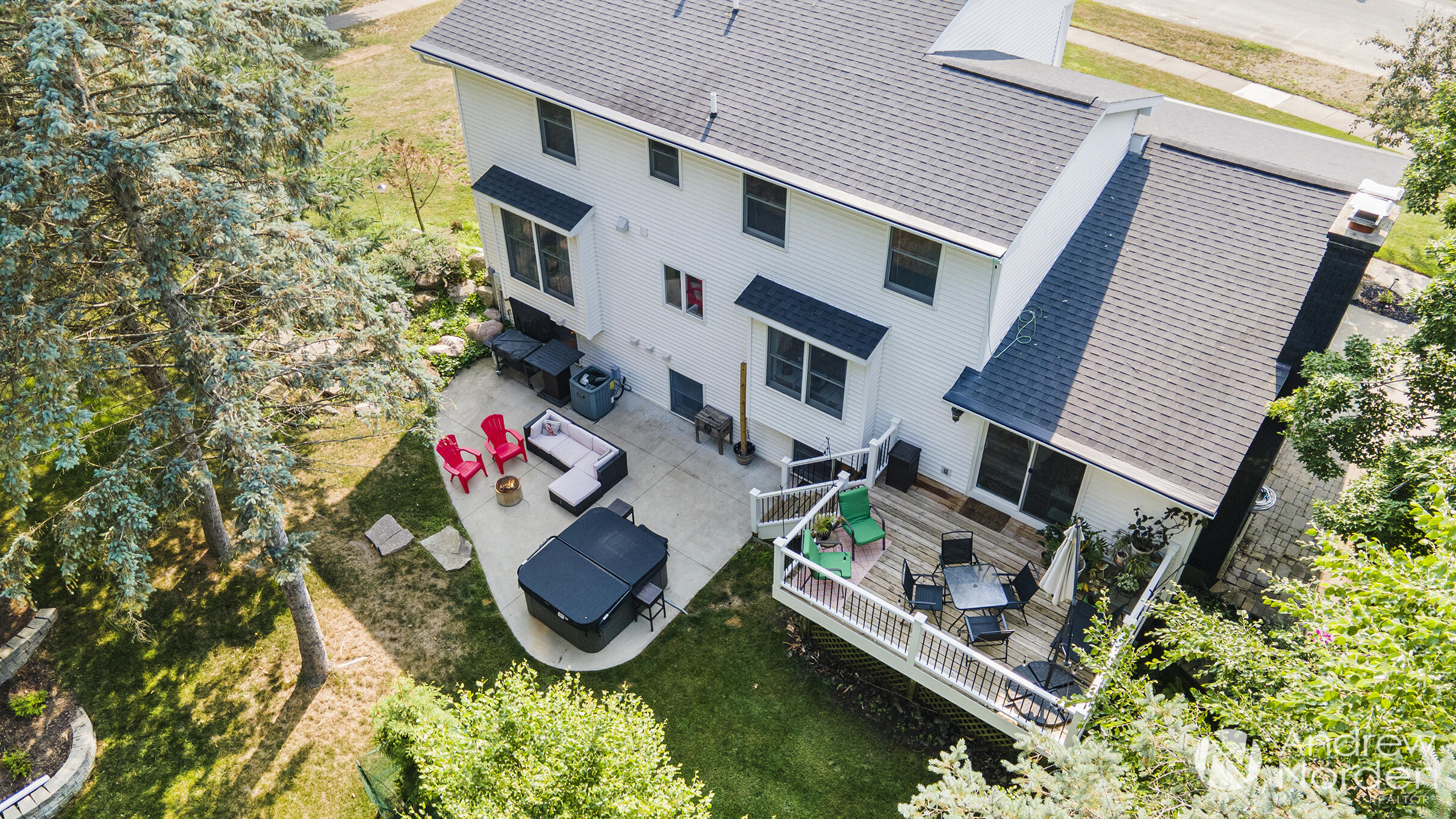 Grand Rapids, Michigan 49546, United States, 5 Bedrooms Bedrooms, ,4 BathroomsBathrooms,Residential,Pending,171923