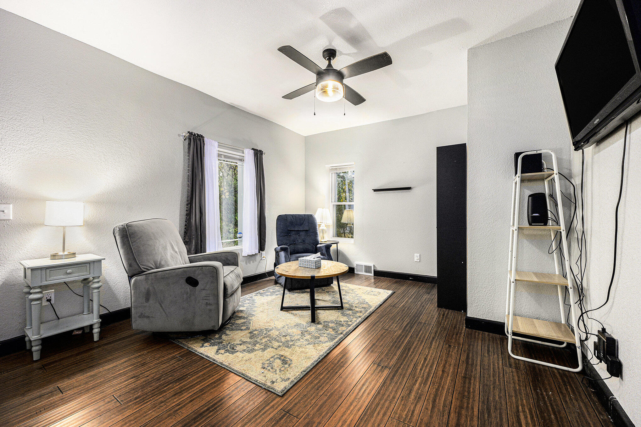 Kalamazoo, Michigan 49006, United States, 4 Bedrooms Bedrooms, ,2 BathroomsBathrooms,Residential,Active,244286