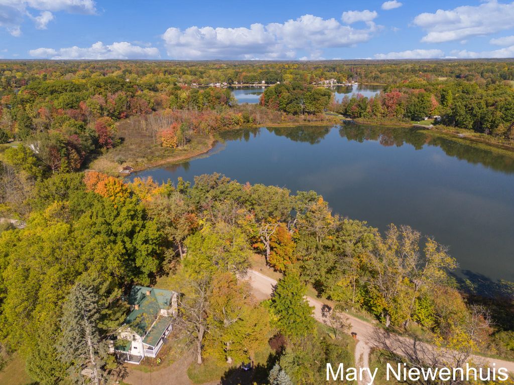 Photo of 10652 Nugent Avenue NE, Rockford, MI 49341 (MLS # 25052983)