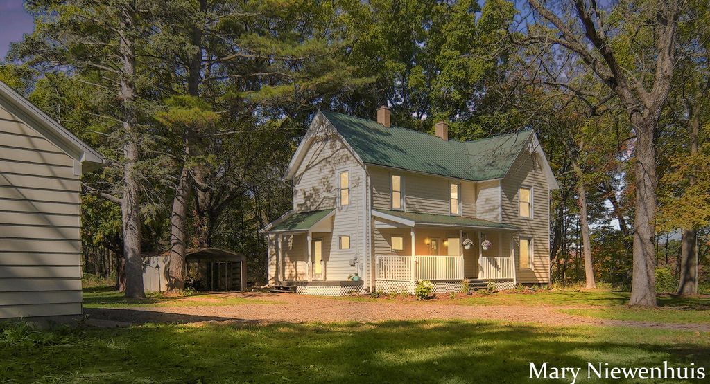 Photo of 10652 Nugent Avenue NE, Rockford, MI 49341 (MLS # 25052983)