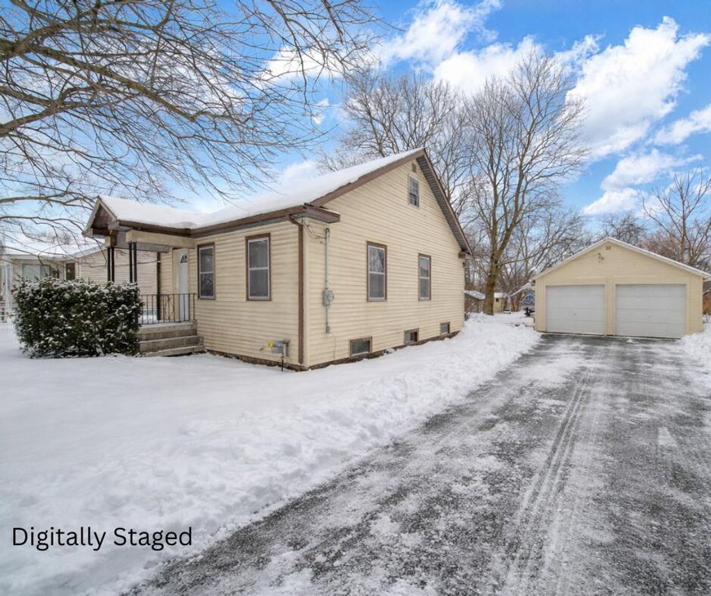 Photo of 610 Fairyland Avenue, Jackson, MI 49202 (MLS # 26002795)