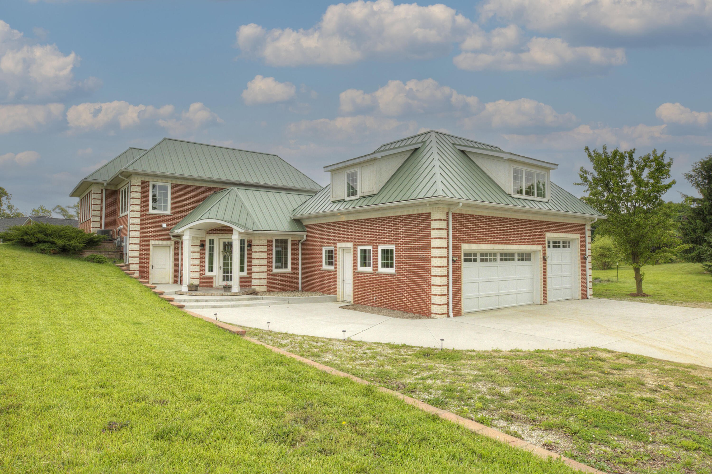 7453 Laprairie Lane