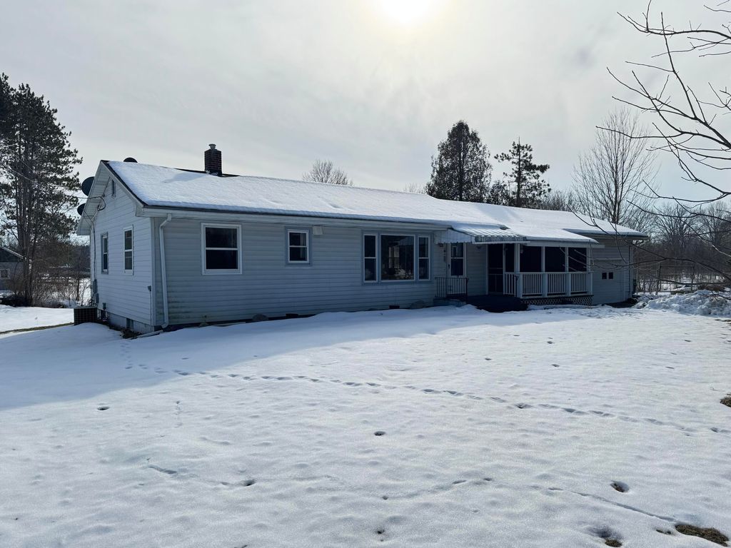 Photo of 3334 W Glendora Road, Three Oaks, MI 49128 (MLS # 26005838)