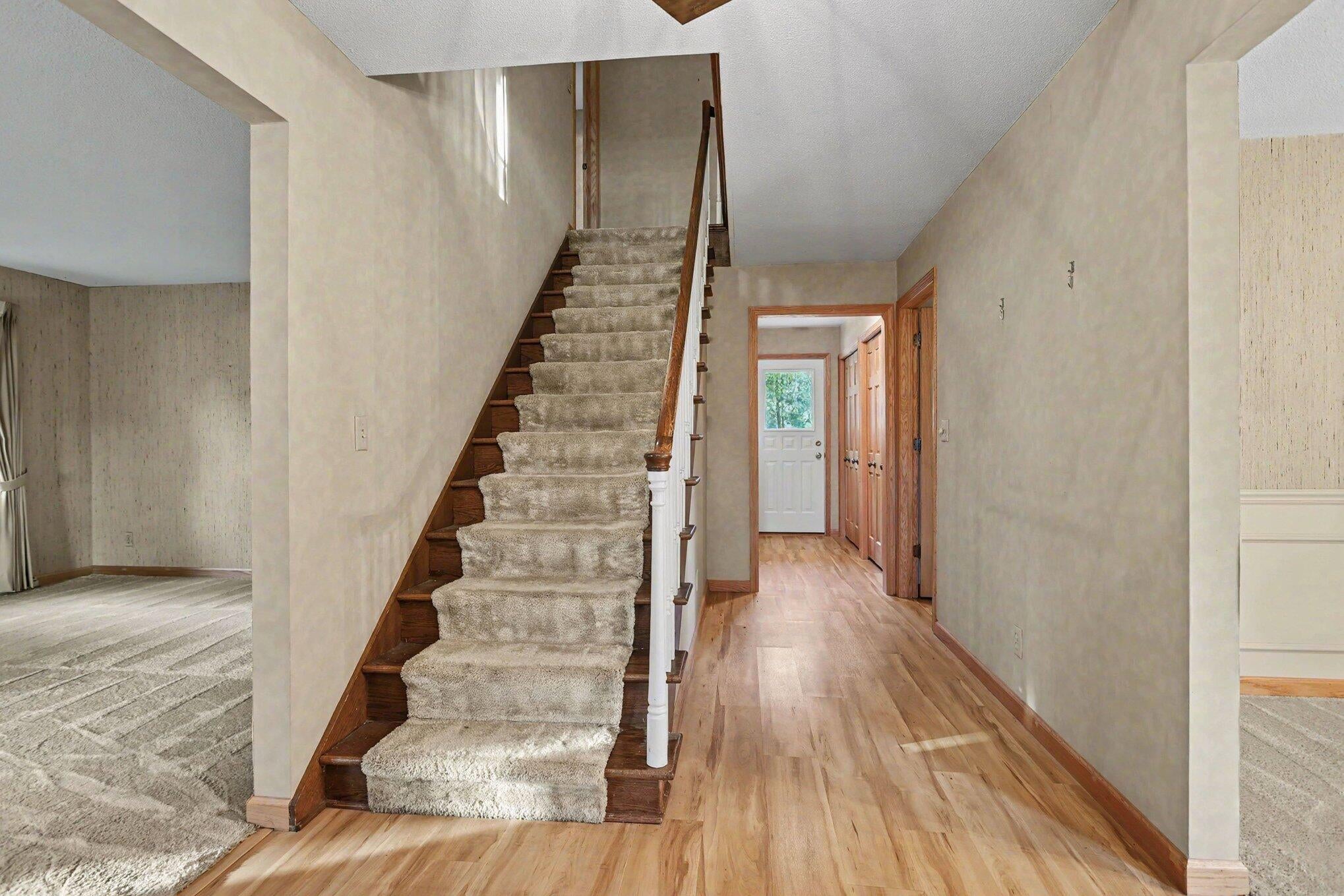 2689 Lake Bluff Terrace