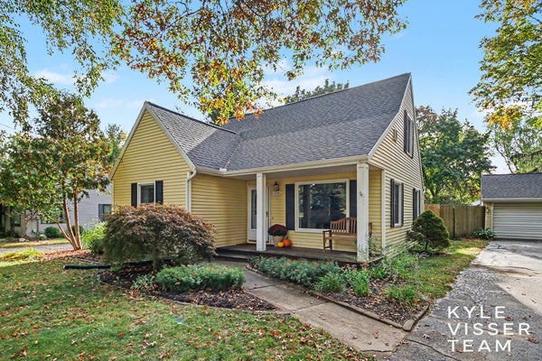 4320 LUDLOW DR SE, GRAND RAPIDS, MI 49546 - Image e9f8570c5f9fc69b8f6b2cbdac76f9f9/3503941367