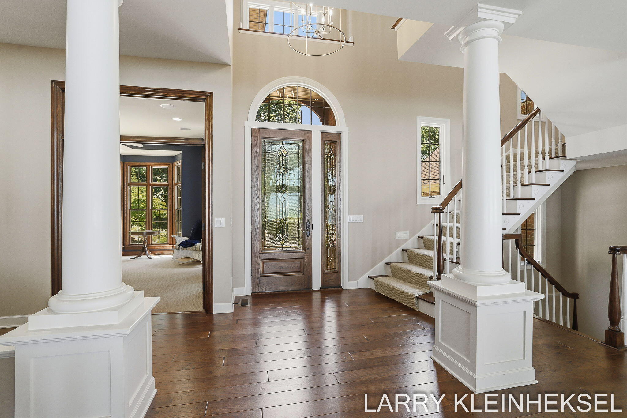 5645 N Lakeshore Drive