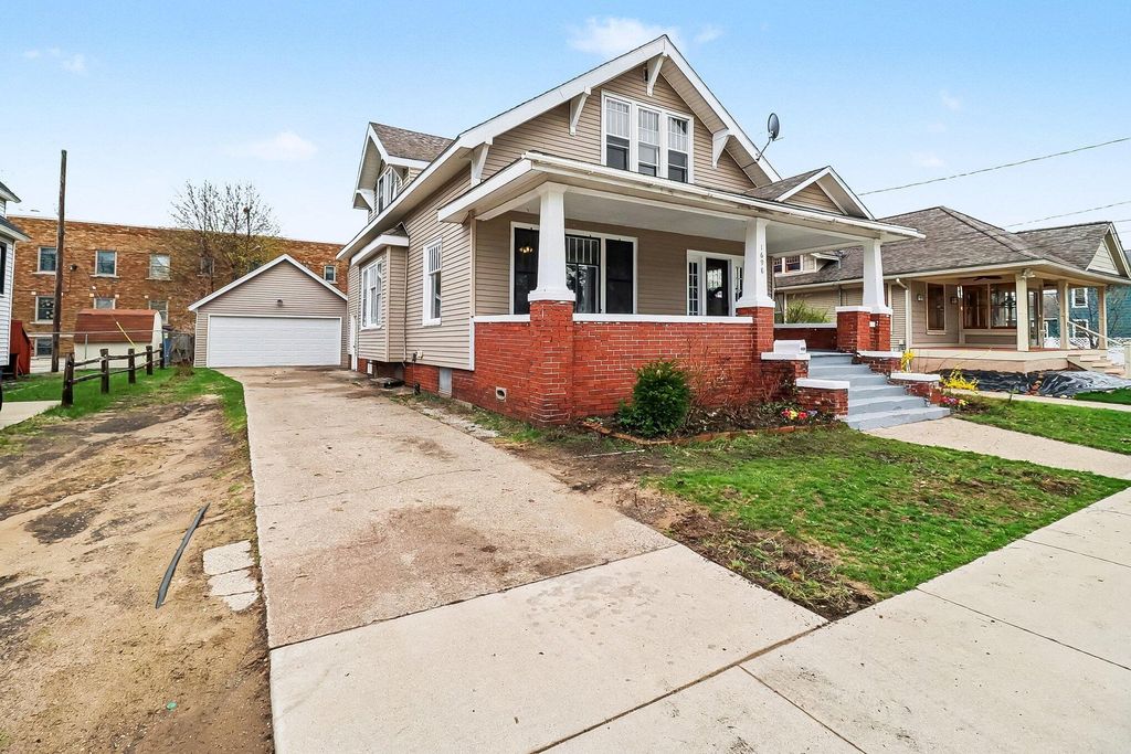 Photo of 1698 Sanford Street, Muskegon, MI 49441 (MLS # 26016029)