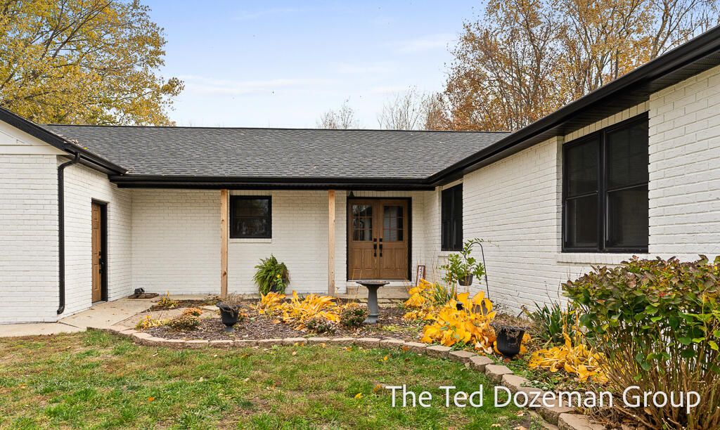 Photo of 4215 56th Street, Holland, MI 49423 (MLS # 25057300)