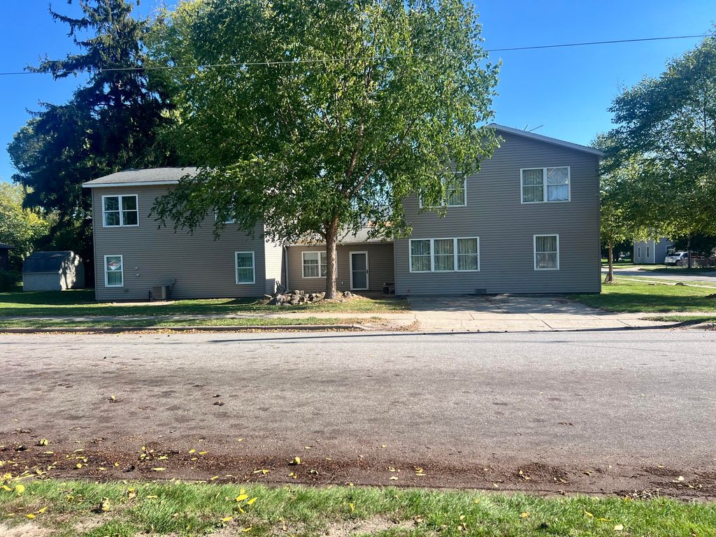 Photo of 521 Spring Street SE, Lowell, MI 49331 (MLS # 25051167)