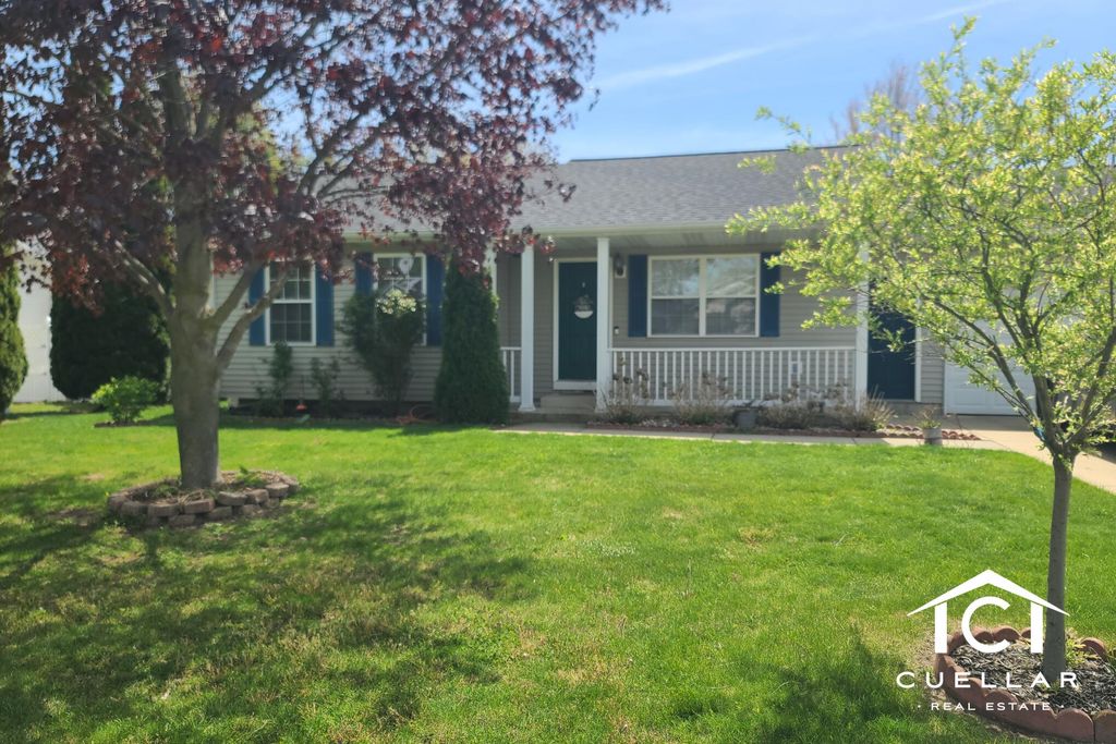 Photo of 13314 Tamarack Street, Holland, MI 49424 (MLS # 26004610)