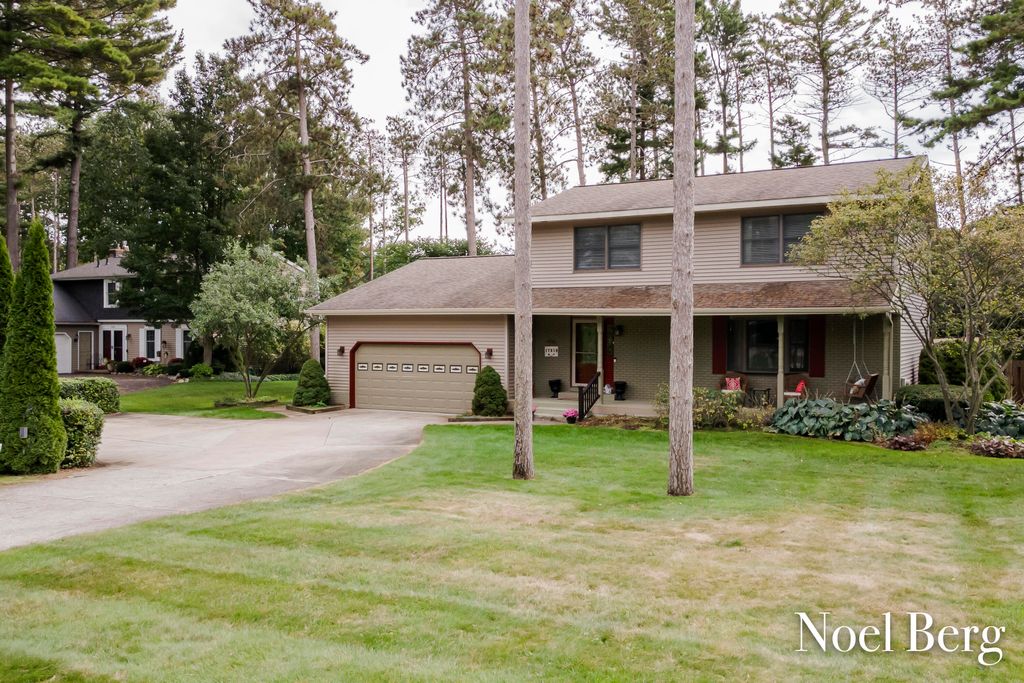 Photo of 17218 Timber Dunes Drive, Grand Haven, MI 49417 (MLS # 26010613)
