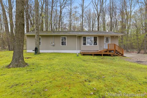 Photo of 14218 W Church Road, Howard City, MI 49329 (MLS # 26018896)