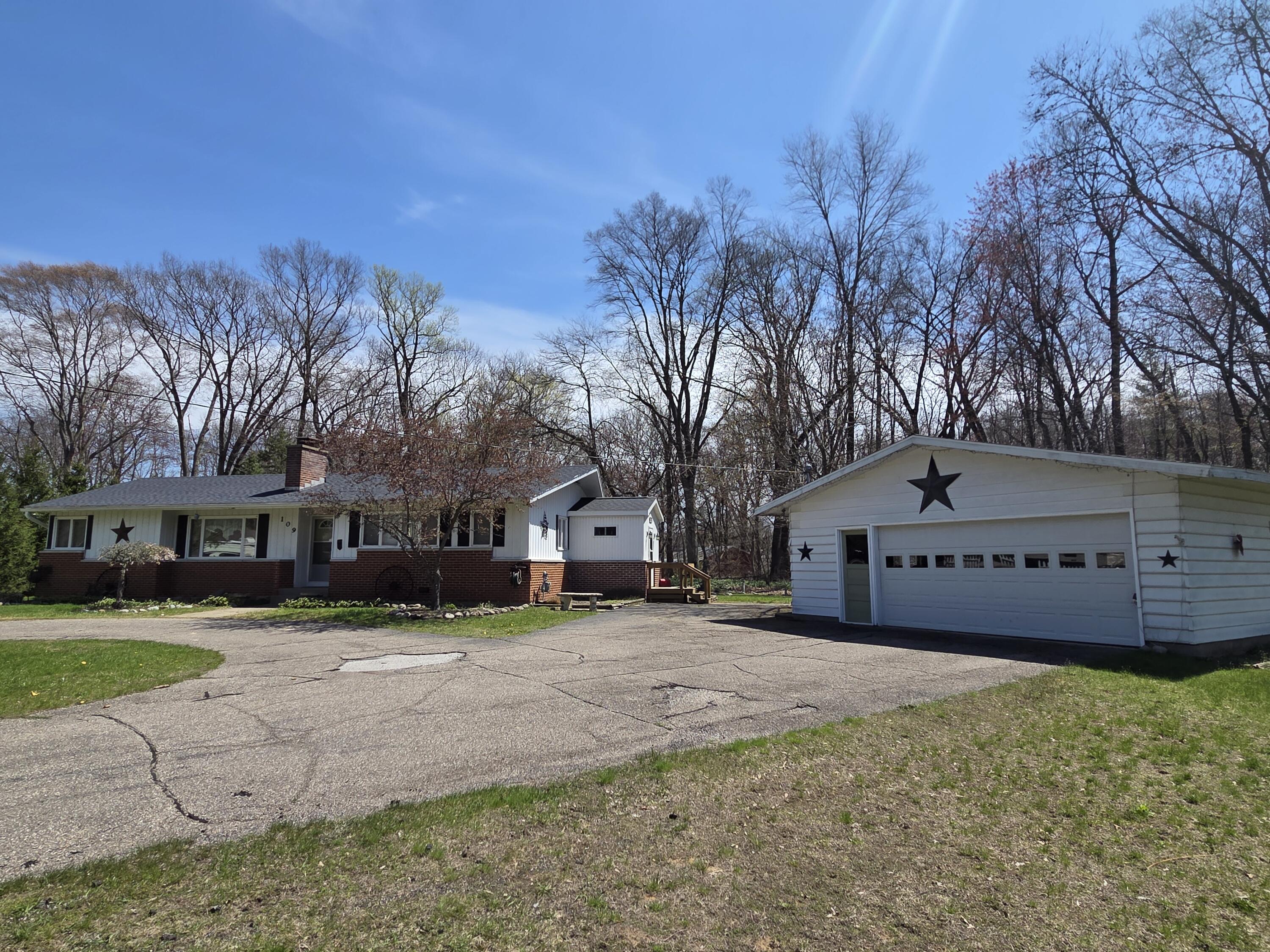 Allegan, Michigan 49010, United States, 3 Bedrooms Bedrooms, ,2 BathroomsBathrooms,Residential,Pending,114735