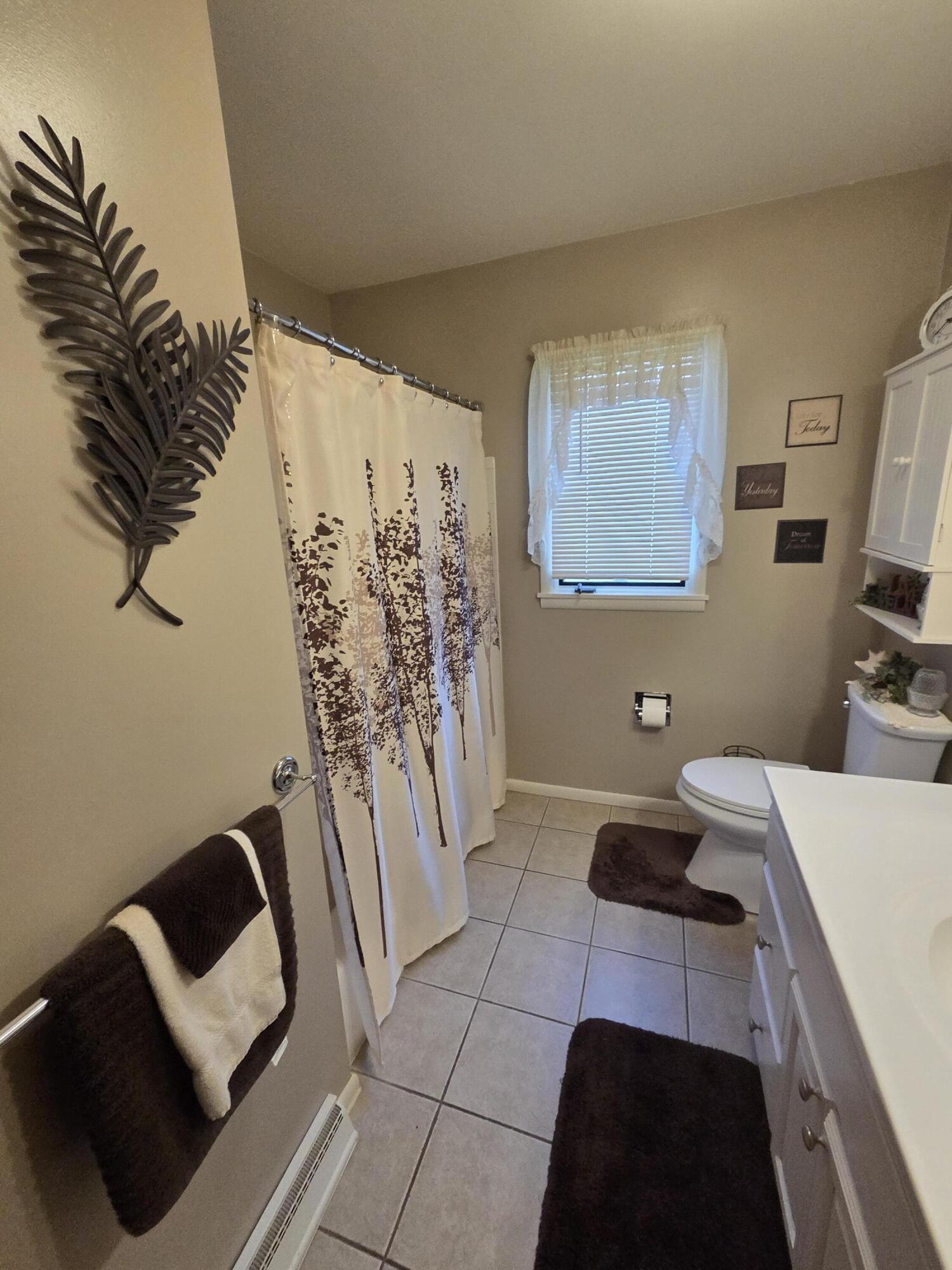 Allegan, Michigan 49010, United States, 3 Bedrooms Bedrooms, ,2 BathroomsBathrooms,Residential,Pending,114735