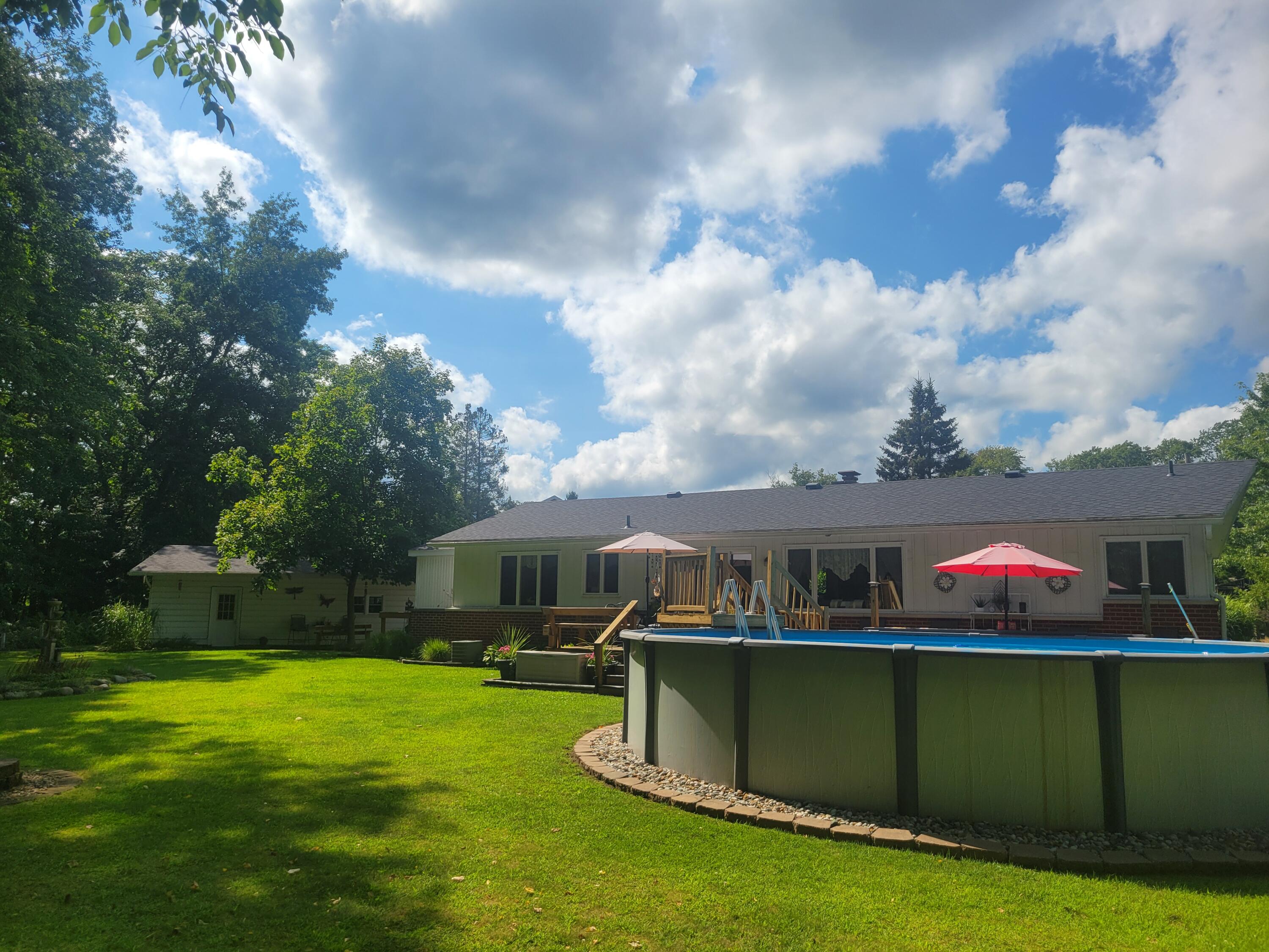 Allegan, Michigan 49010, United States, 3 Bedrooms Bedrooms, ,2 BathroomsBathrooms,Residential,Pending,114735