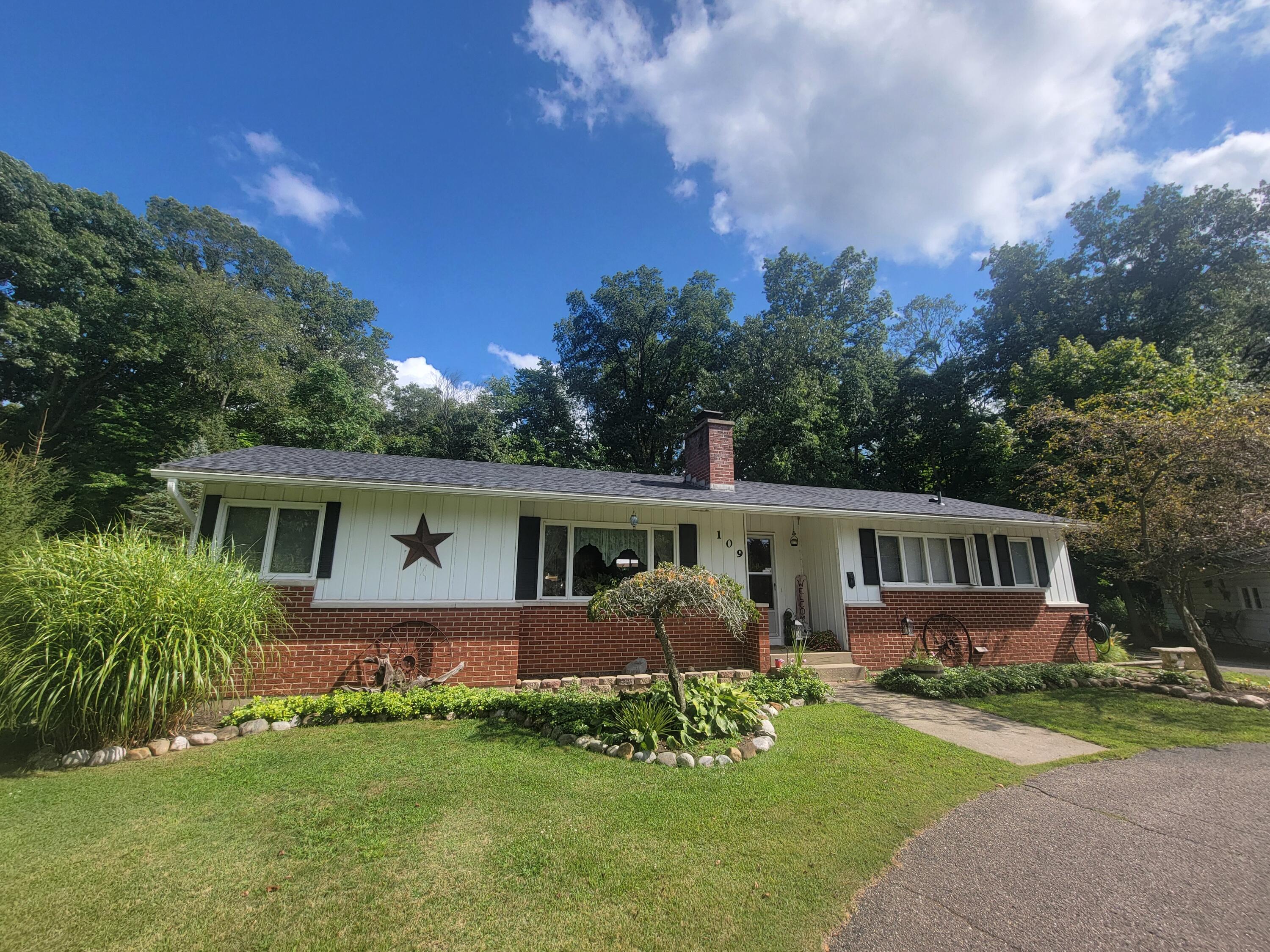 Allegan, Michigan 49010, United States, 3 Bedrooms Bedrooms, ,2 BathroomsBathrooms,Residential,Pending,114735 Allegan, Michigan 49010, United States, 3 Bedrooms Bedrooms, ,2 BathroomsBathrooms,Residential,Pending,114735