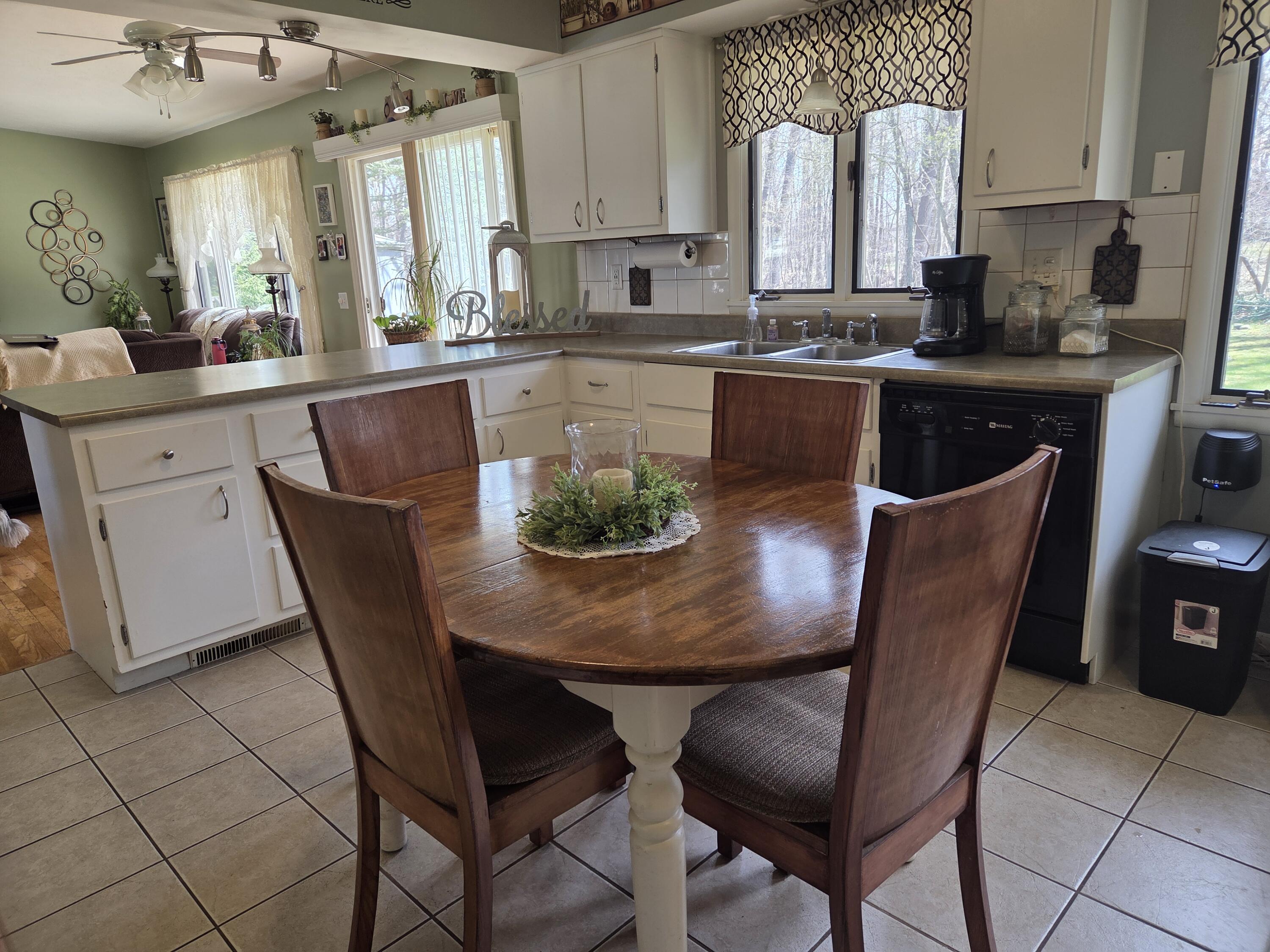 Allegan, Michigan 49010, United States, 3 Bedrooms Bedrooms, ,2 BathroomsBathrooms,Residential,Pending,114735