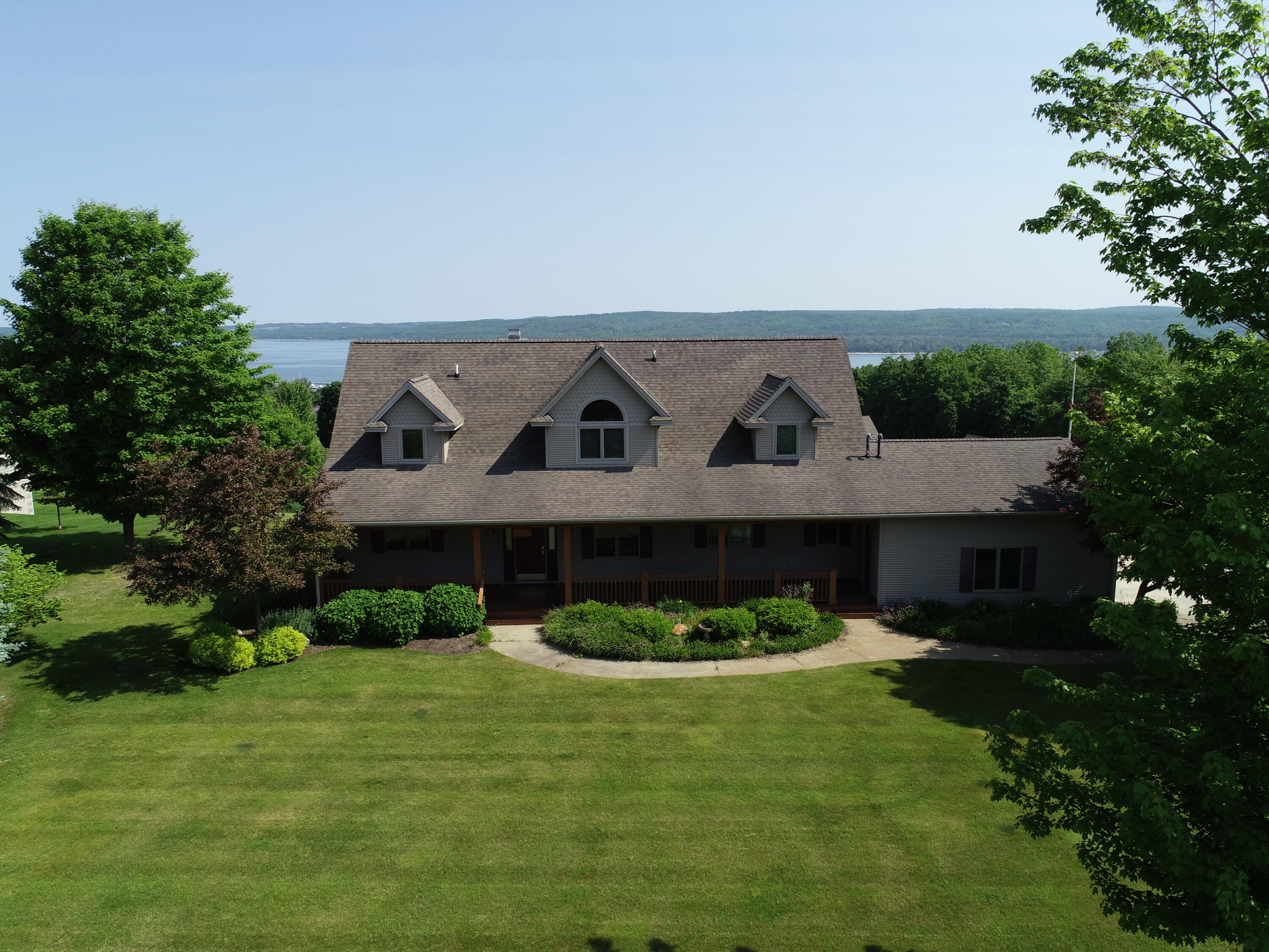 136 Lakeridge Trail