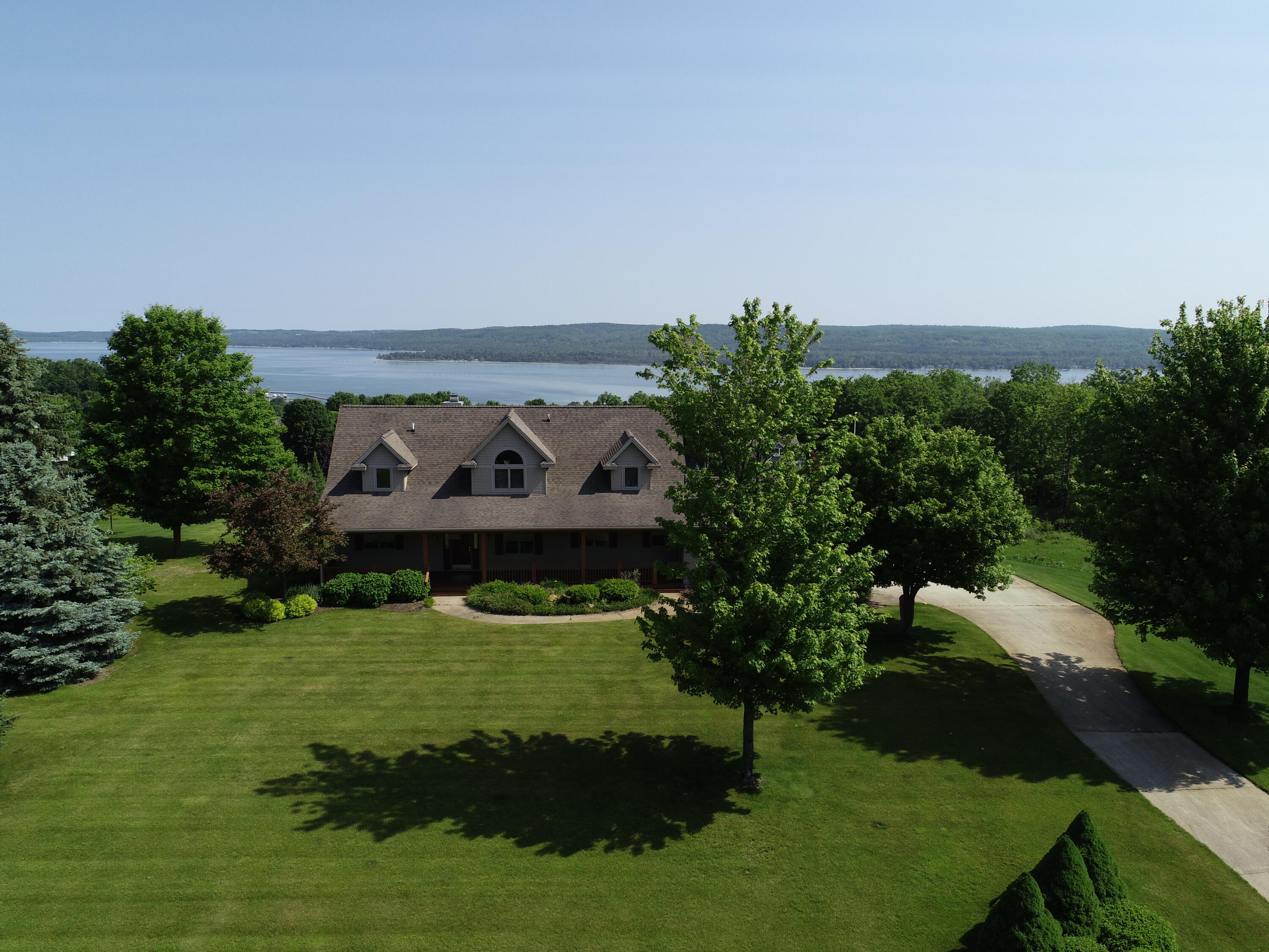 136 Lakeridge Trail