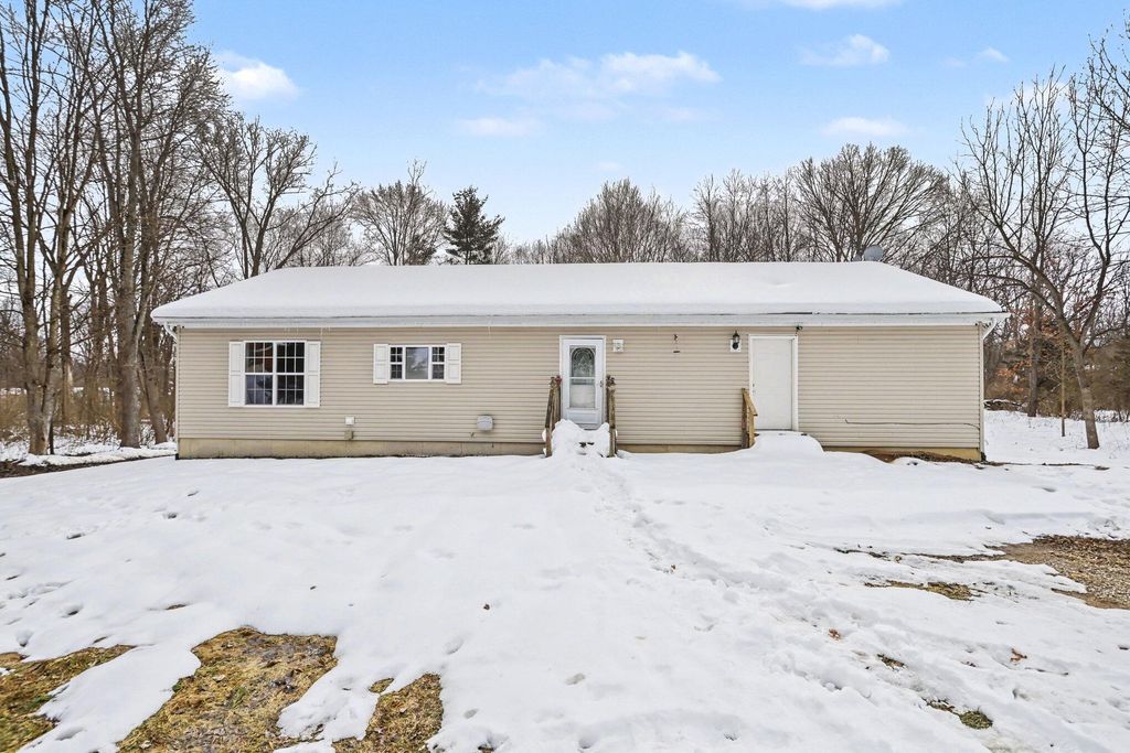 Photo of 1050 Pine Street, Niles, MI 49120 (MLS # 26005381)