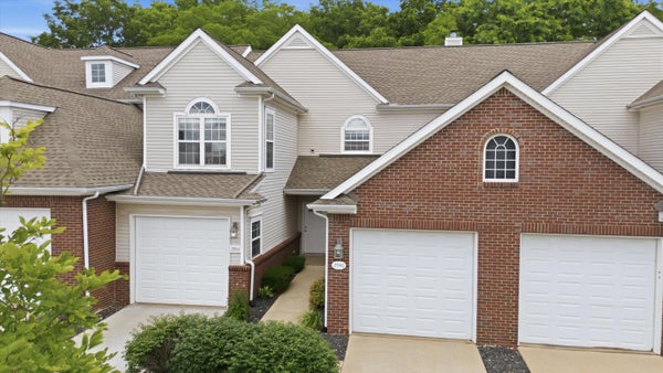 2946 HUNLEY DR, ANN ARBOR, MI 48105 - Image eb63f8a10d51f0328be5a4a2cf9e25ae/1856422600