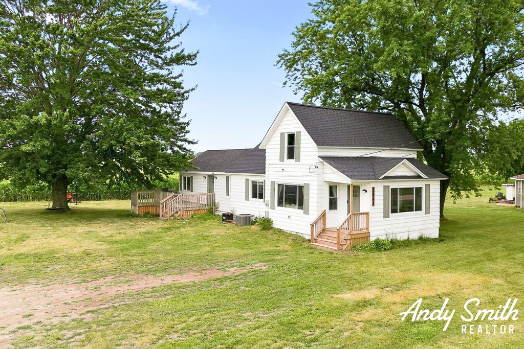 Photo of 5843 120th Avenue, Holland, MI 49424 (MLS # 26050356)