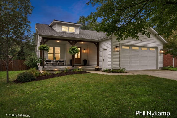 64 W 33RD ST, HOLLAND, MI 49423 - Image ebad85df22c0b855ca1800aebc1e5484/1124647381