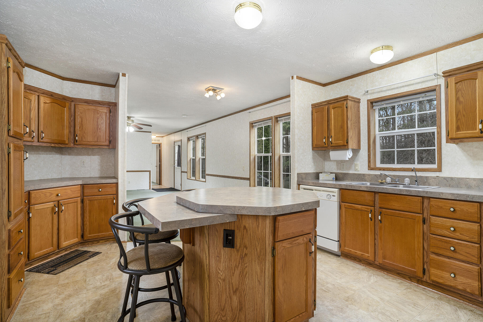Bloomingdale, Michigan 49026, United States, 2 Bedrooms Bedrooms, ,2 BathroomsBathrooms,Residential,Active,94457