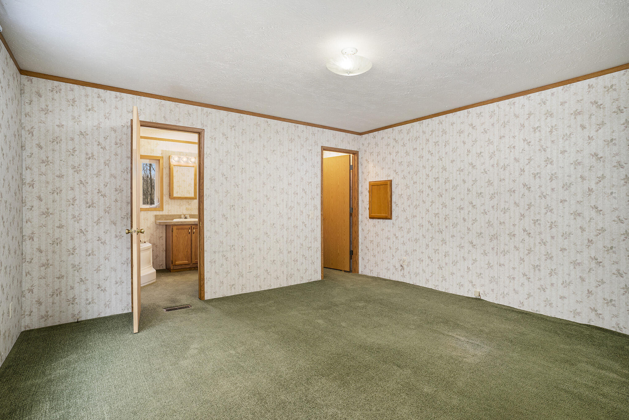 Bloomingdale, Michigan 49026, United States, 2 Bedrooms Bedrooms, ,2 BathroomsBathrooms,Residential,Active,94457
