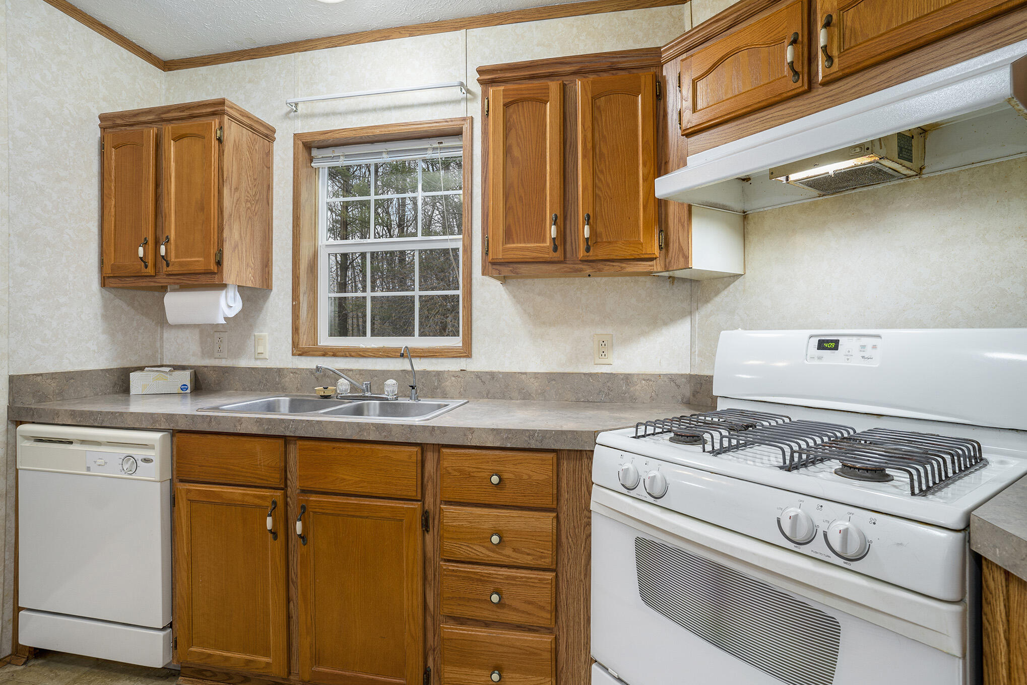 Bloomingdale, Michigan 49026, United States, 2 Bedrooms Bedrooms, ,2 BathroomsBathrooms,Residential,Active,94457