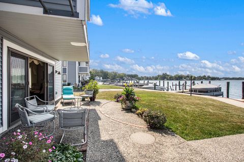 400 Lakeview Court Unit 1A, Spring Lake, MI 49456 - MLS#: 25009239