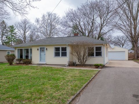 Photo of 925 Westfall Avenue, Kalamazoo, MI 49006 (MLS # 26013190)