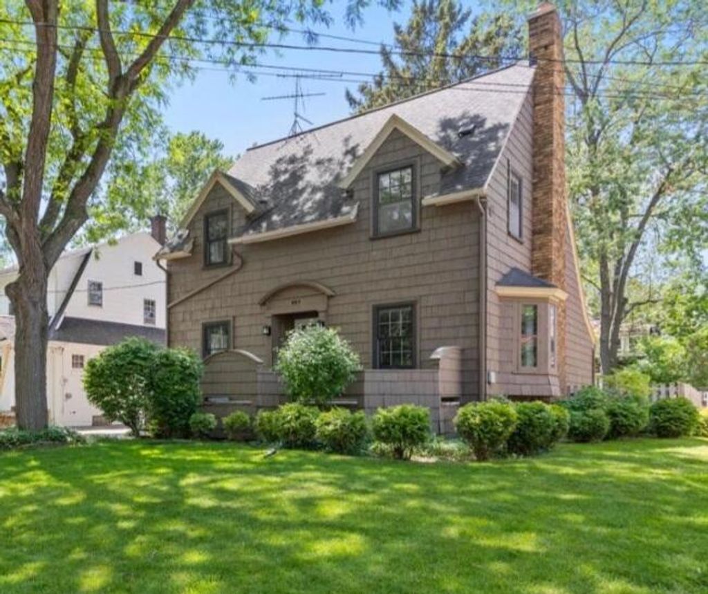 Photo of 957 Maxwell Avenue SE, East Grand Rapids, MI 49506 (MLS # 26022645)