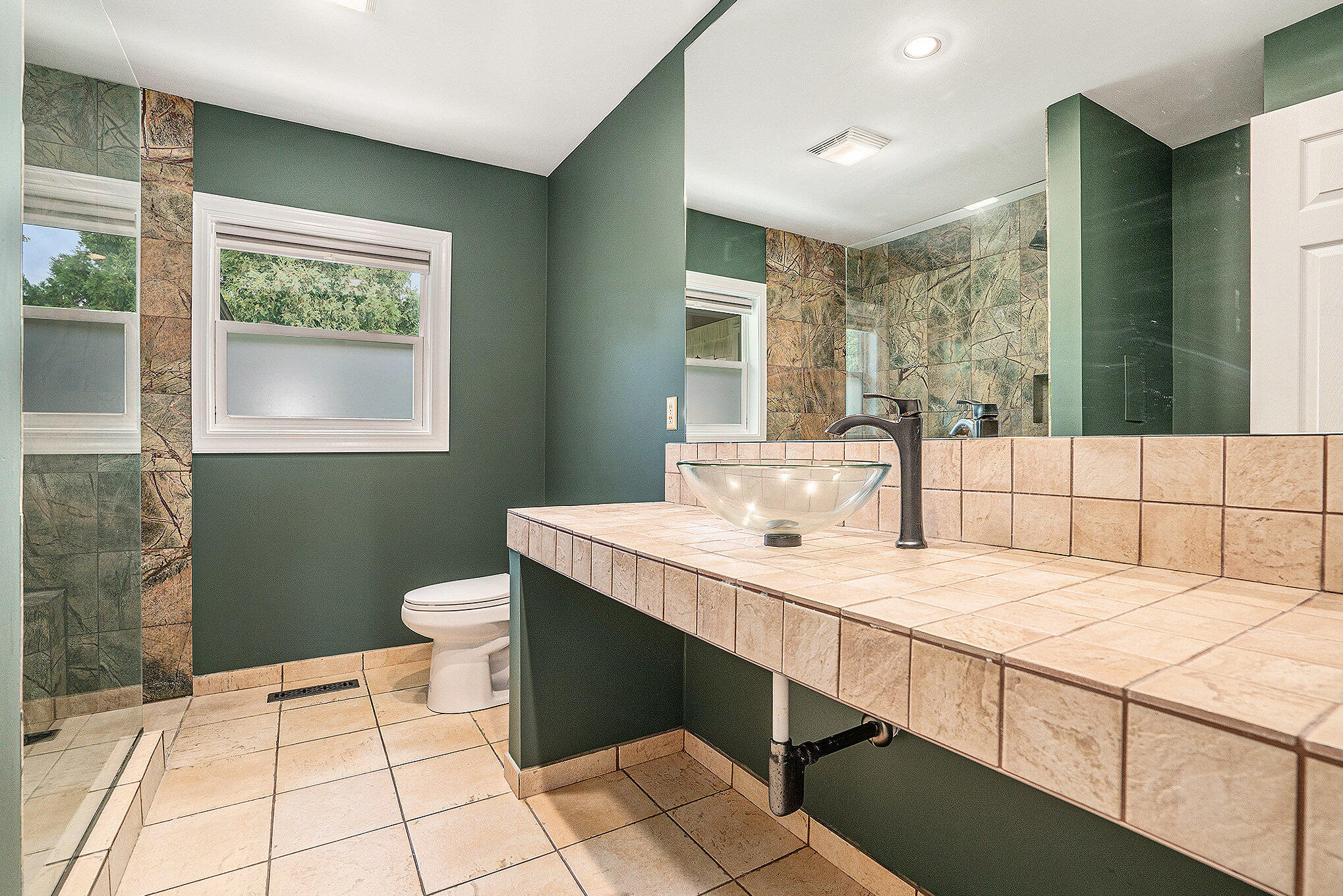 Constantine, Michigan 49042, United States, 4 Bedrooms Bedrooms, ,2 BathroomsBathrooms,Residential,Active,196396