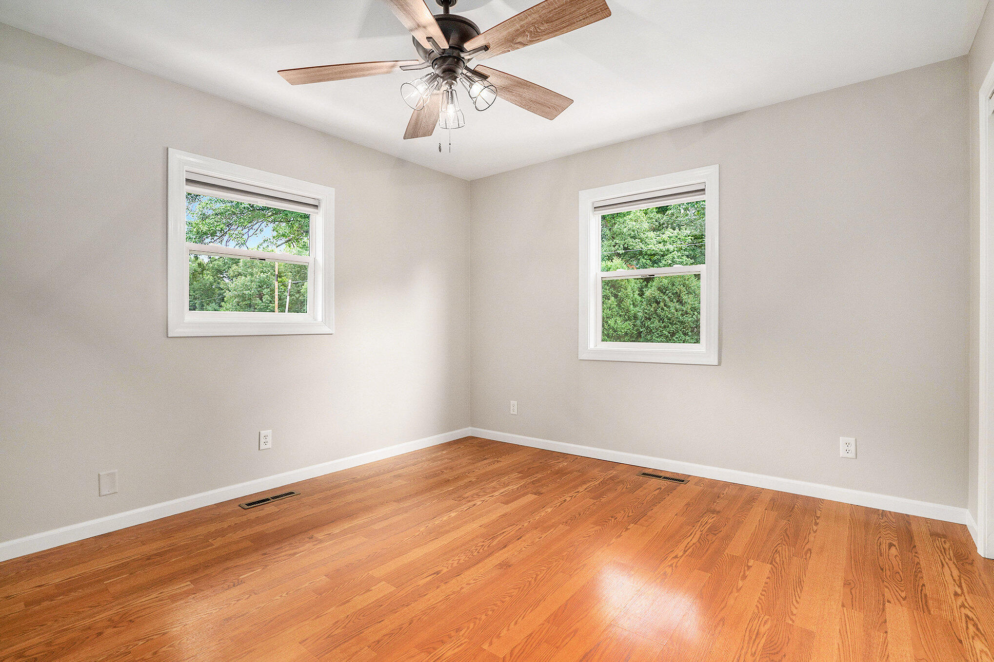 Constantine, Michigan 49042, United States, 4 Bedrooms Bedrooms, ,2 BathroomsBathrooms,Residential,Active,196396