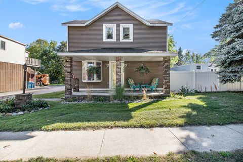 Photo of 259 5th Avenue, Manistee, MI 49660 (MLS # 26009170)