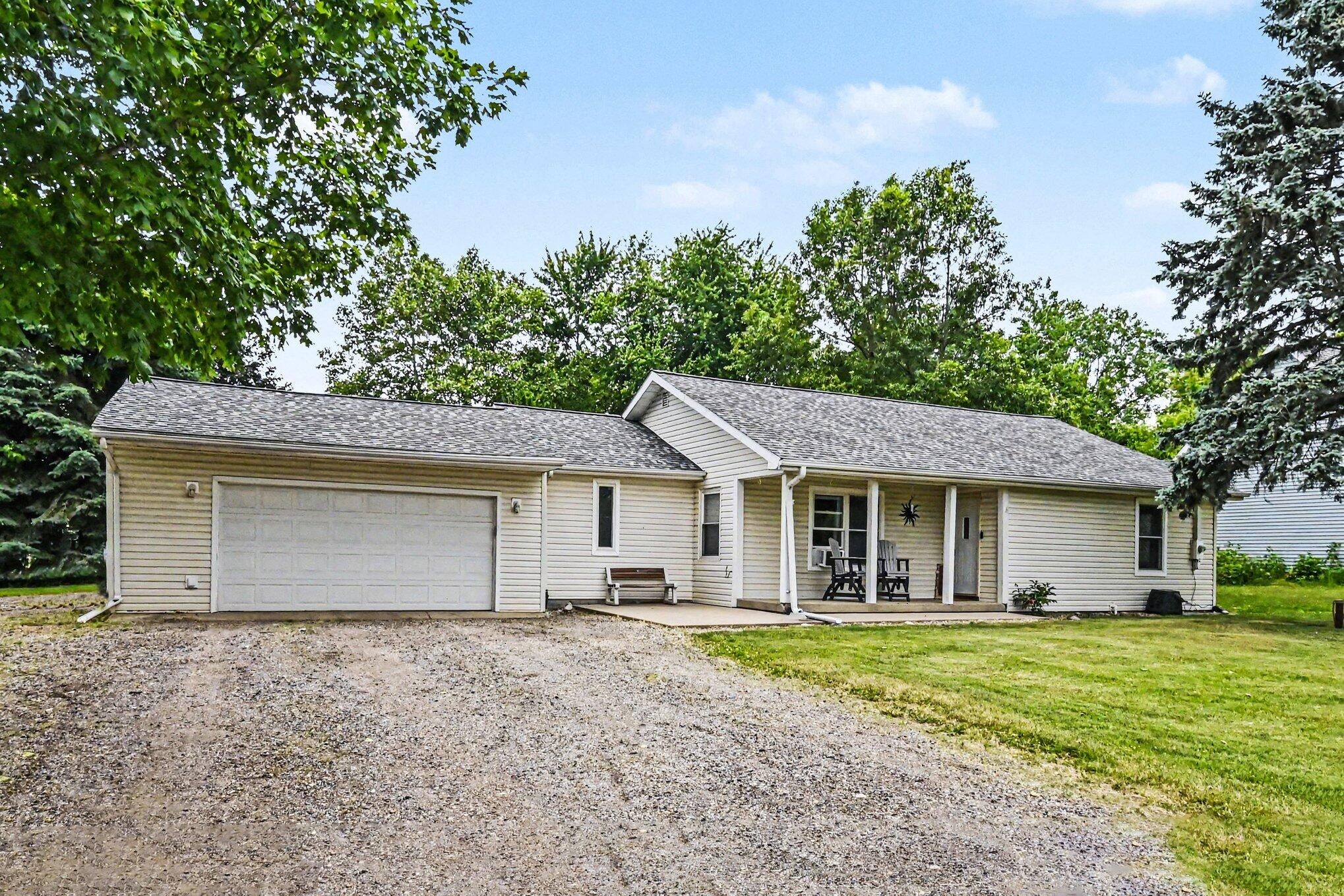 11332 Crestview Drive E - Photo 2