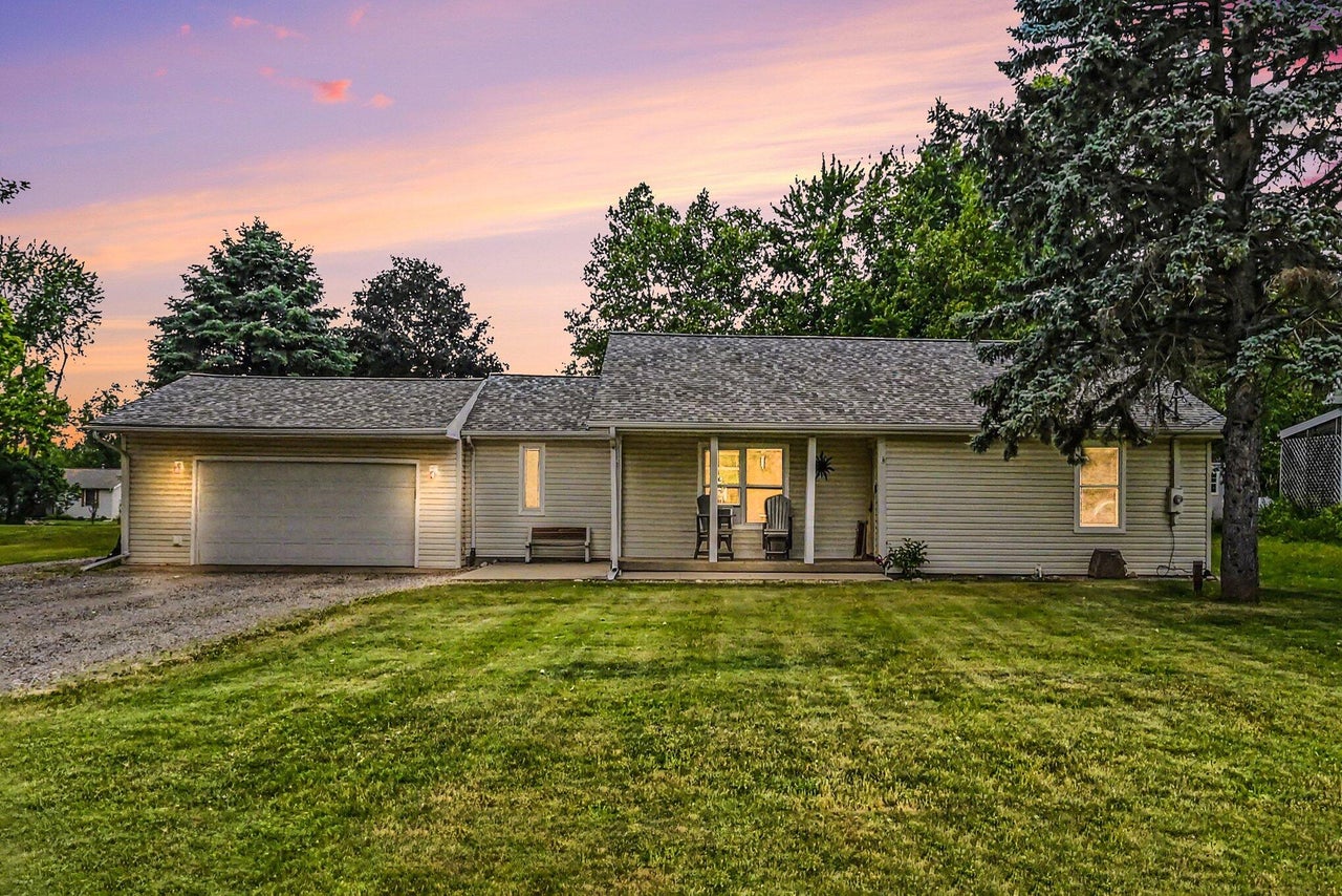 Photo 1 of 29 of 11332 Crestview Drive E