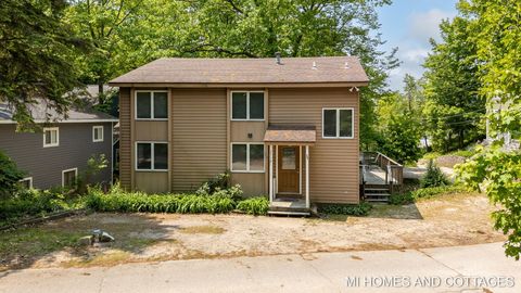 2338 Crescent Walk Macatawa MI 49434