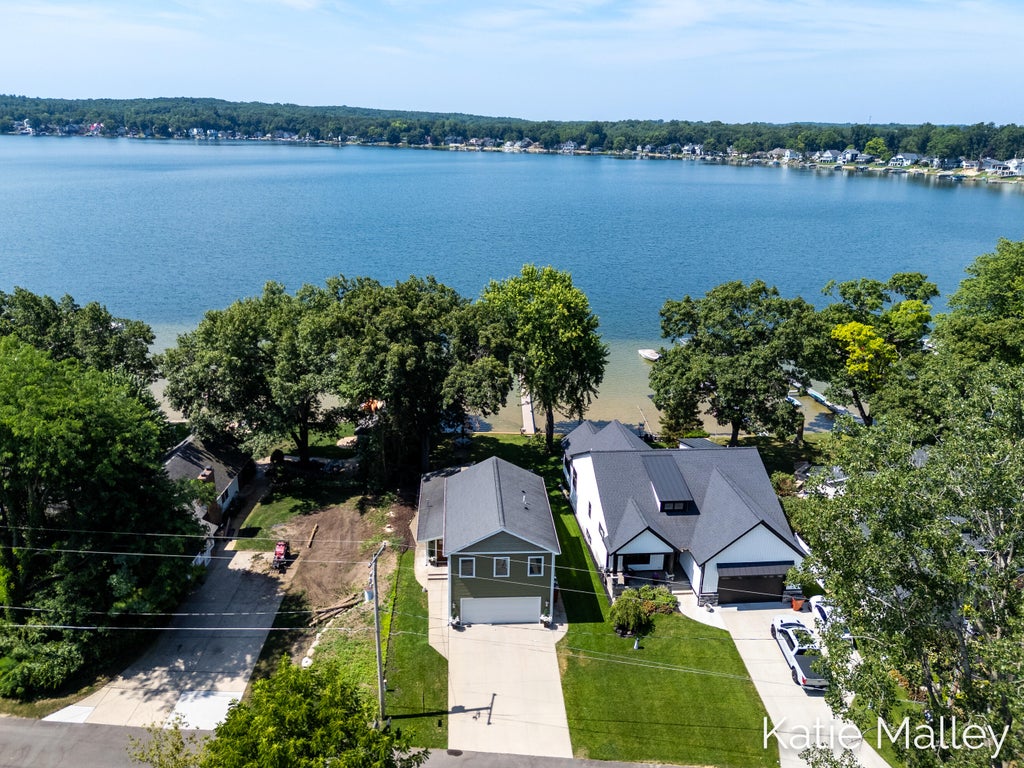 Photo of 7353 Davies Drive NE, Rockford, MI 49341 (MLS # 26036448)