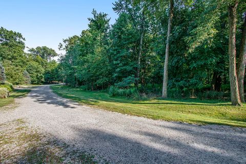 Photo of 19499 Kluver Road, New Buffalo, MI 49117 (MLS # 26008773)