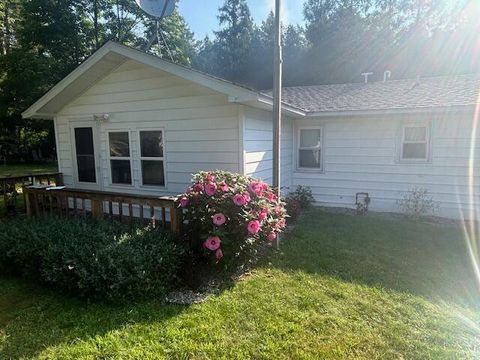 Photo of 8039 Riley Road, Farwell, MI 48622 (MLS # 25040955)
