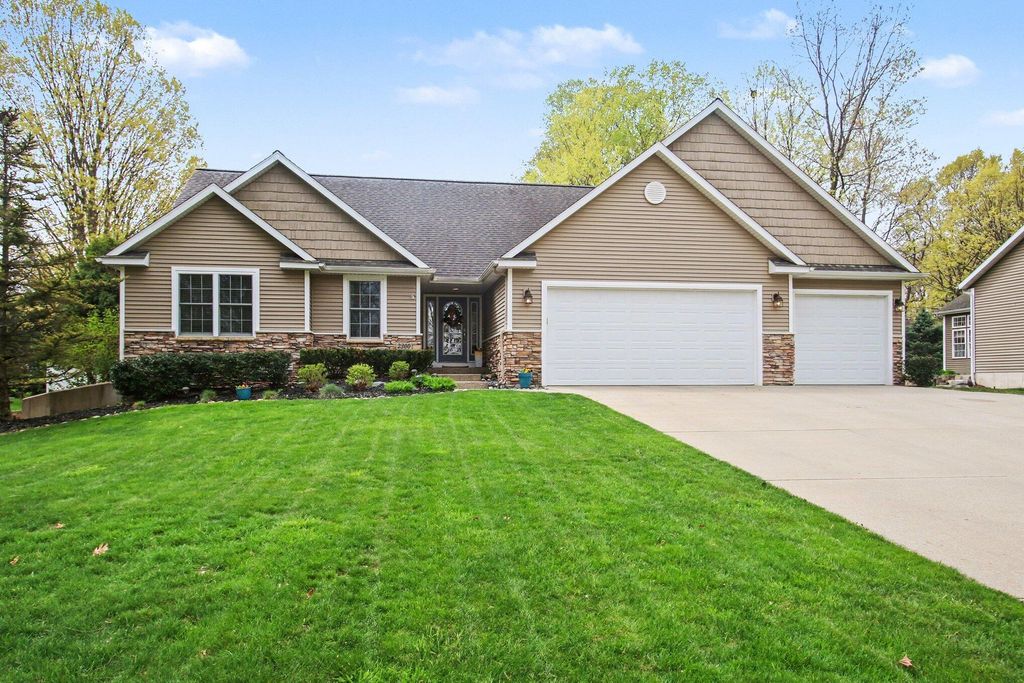 Photo of 2300 Perry Street, Holland, MI 49424 (MLS # 26018404)