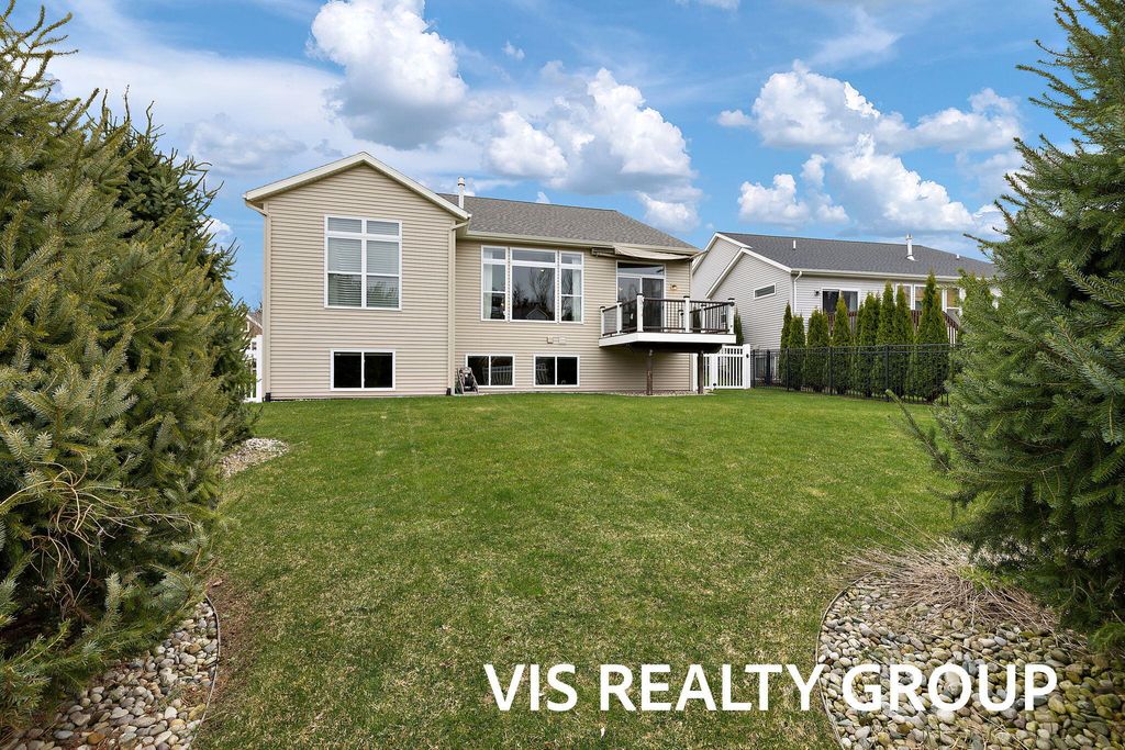 Photo of 16501 Wickshire Place, Spring Lake, MI 49456 (MLS # 26014562)