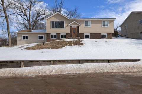 Photo of 655 Ferndale Avenue, Lake Orion, MI 48362 (MLS # 26017178)
