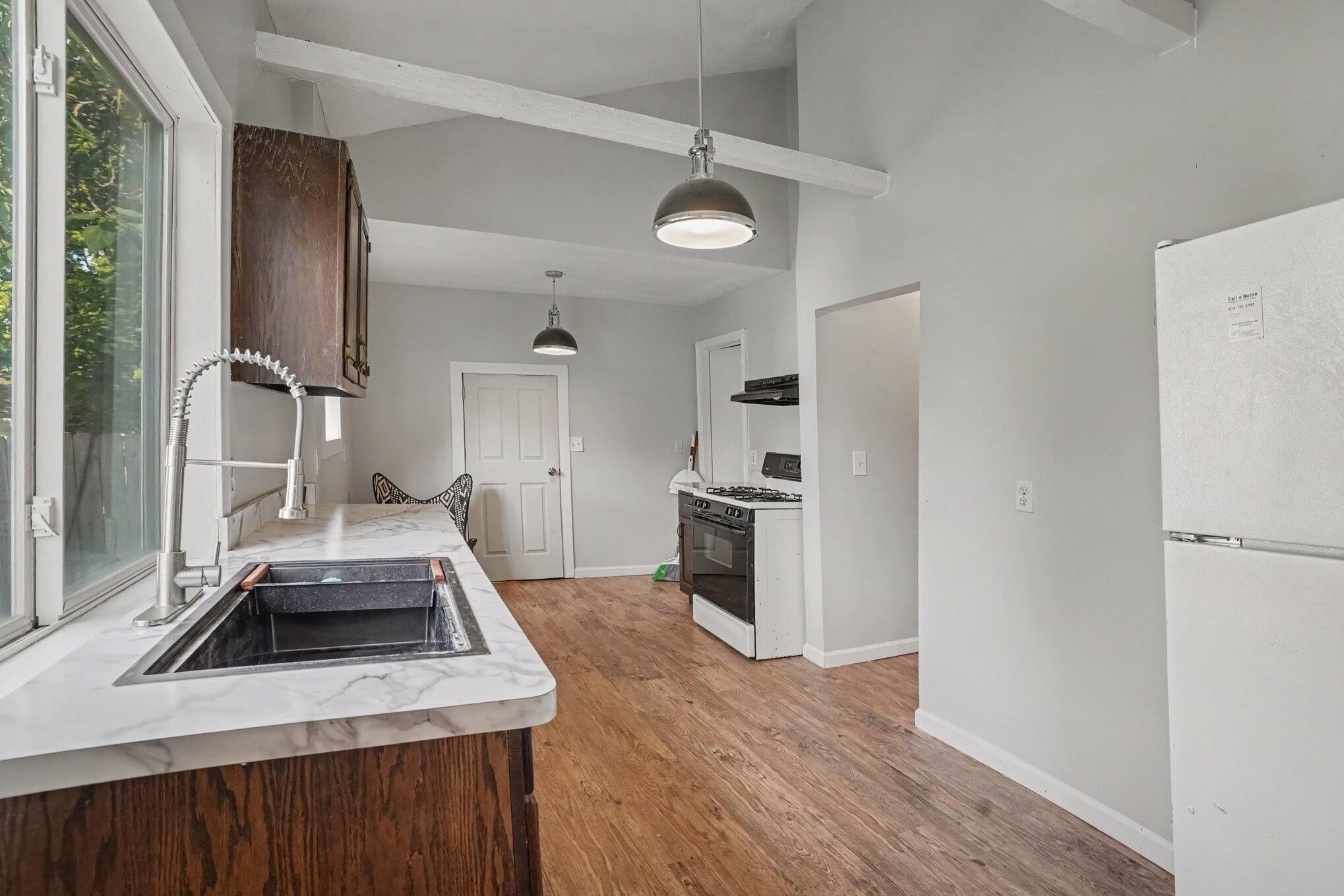 Listing 27