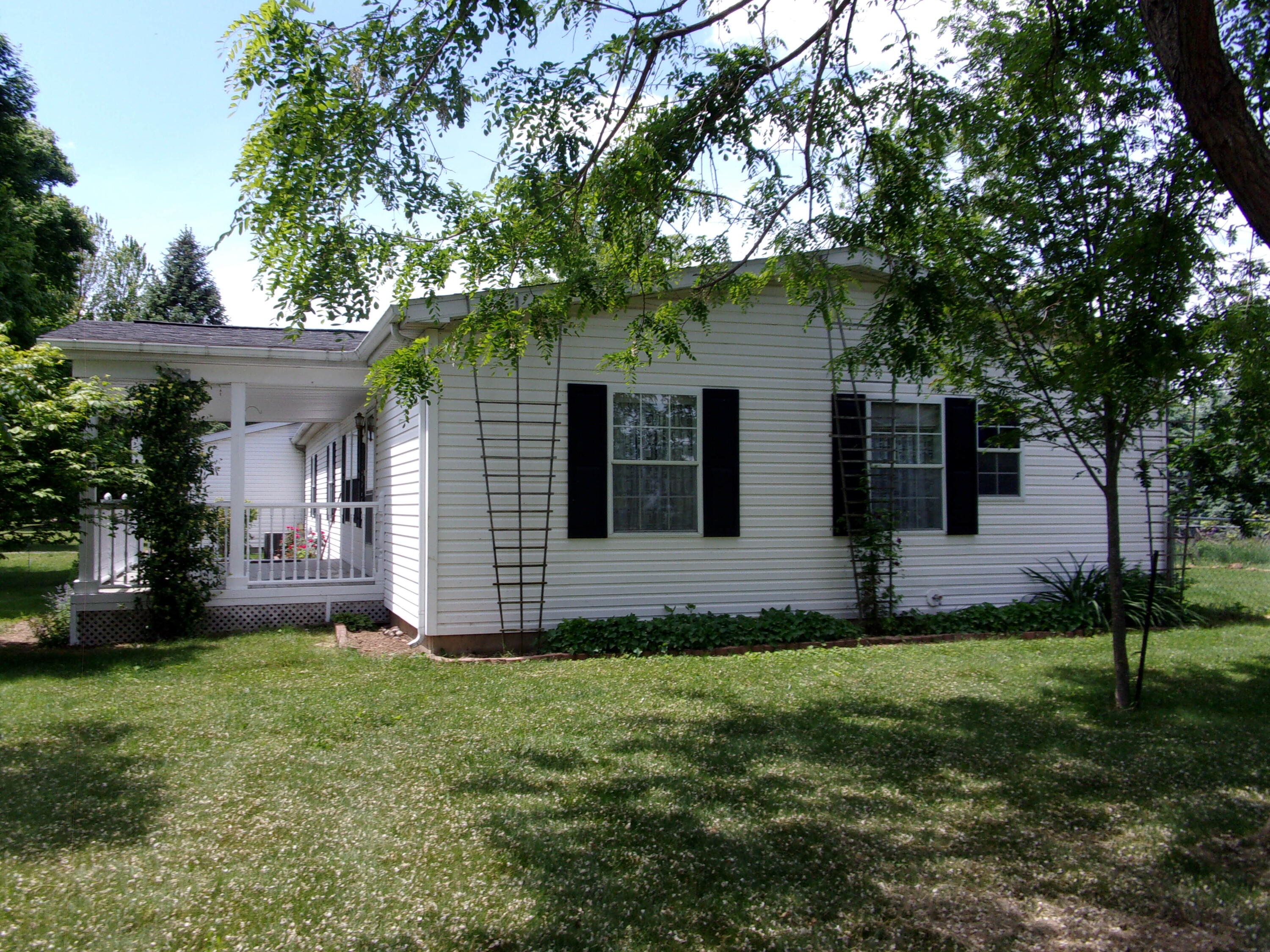 Sturgis, Michigan 49091, United States, 3 Bedrooms Bedrooms, ,2 BathroomsBathrooms,Residential,Pending,144788