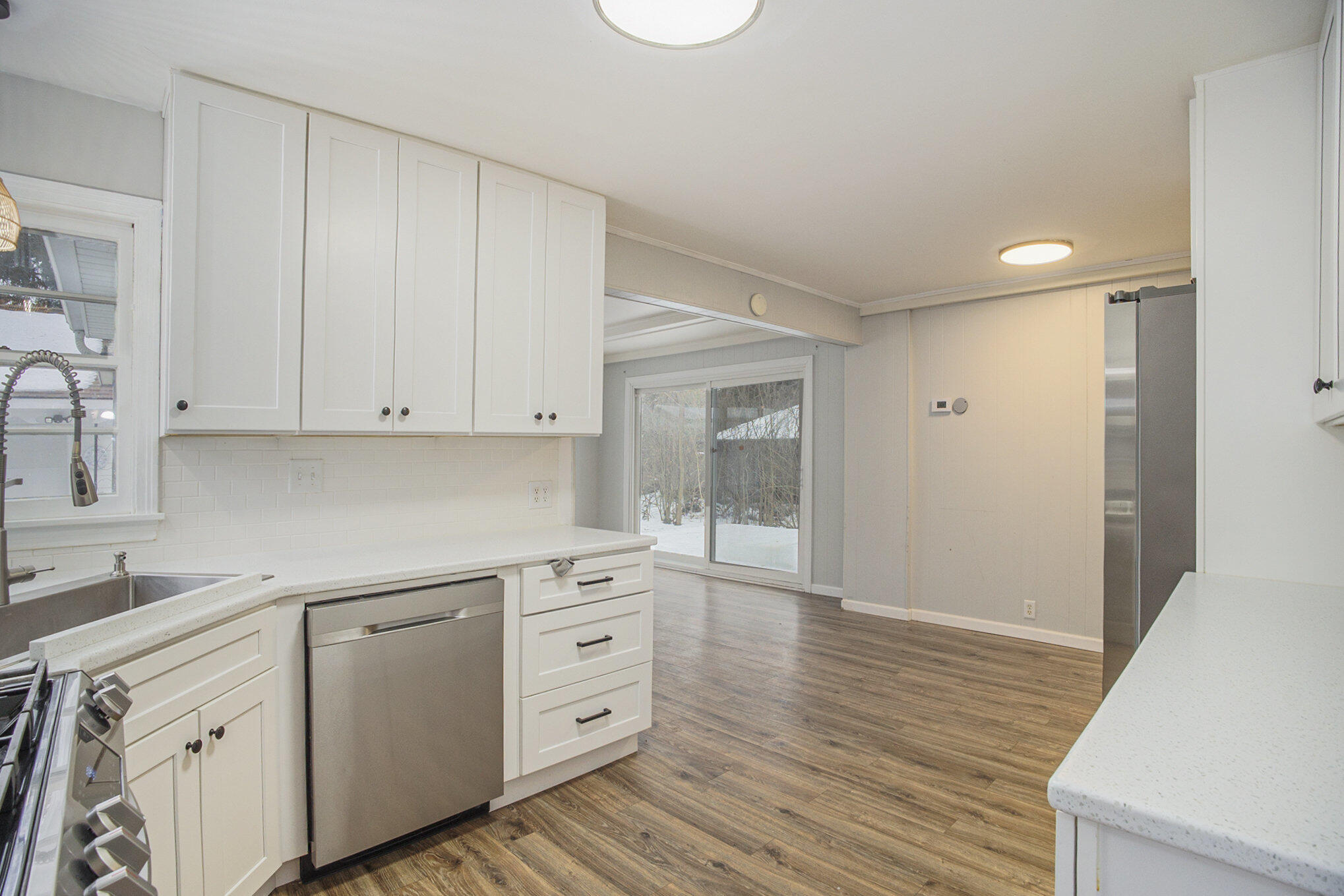 Kalamazoo, Michigan 49006, United States, 3 Bedrooms Bedrooms, ,2 BathroomsBathrooms,Residential,Pending,5318