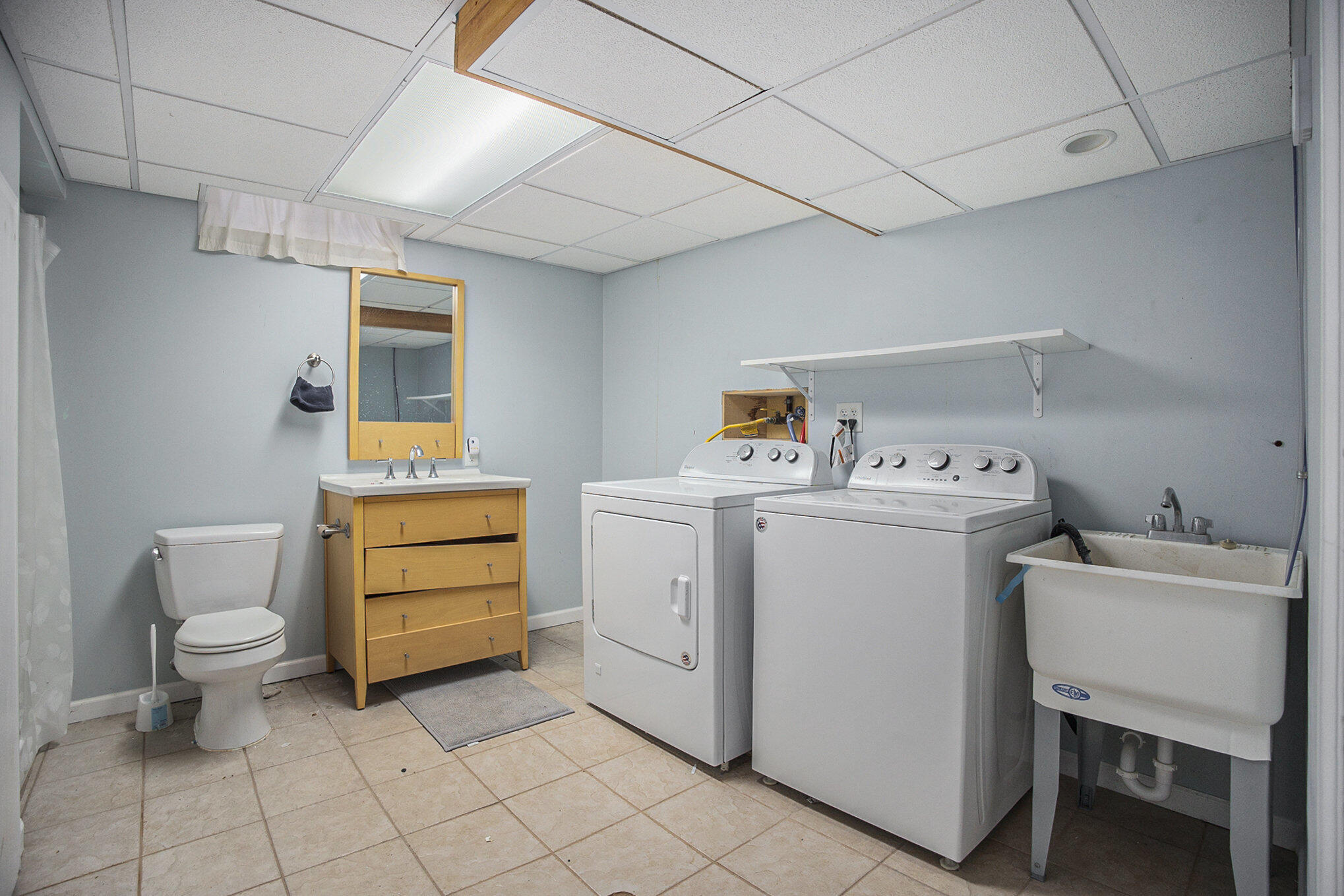 Kalamazoo, Michigan 49006, United States, 3 Bedrooms Bedrooms, ,2 BathroomsBathrooms,Residential,Pending,5318